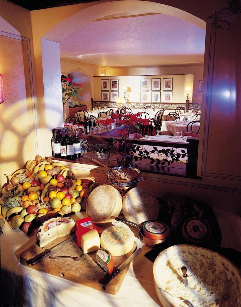 Hotel Club Relais Des Alpes مادونا دي كامبيليو المظهر الخارجي الصورة