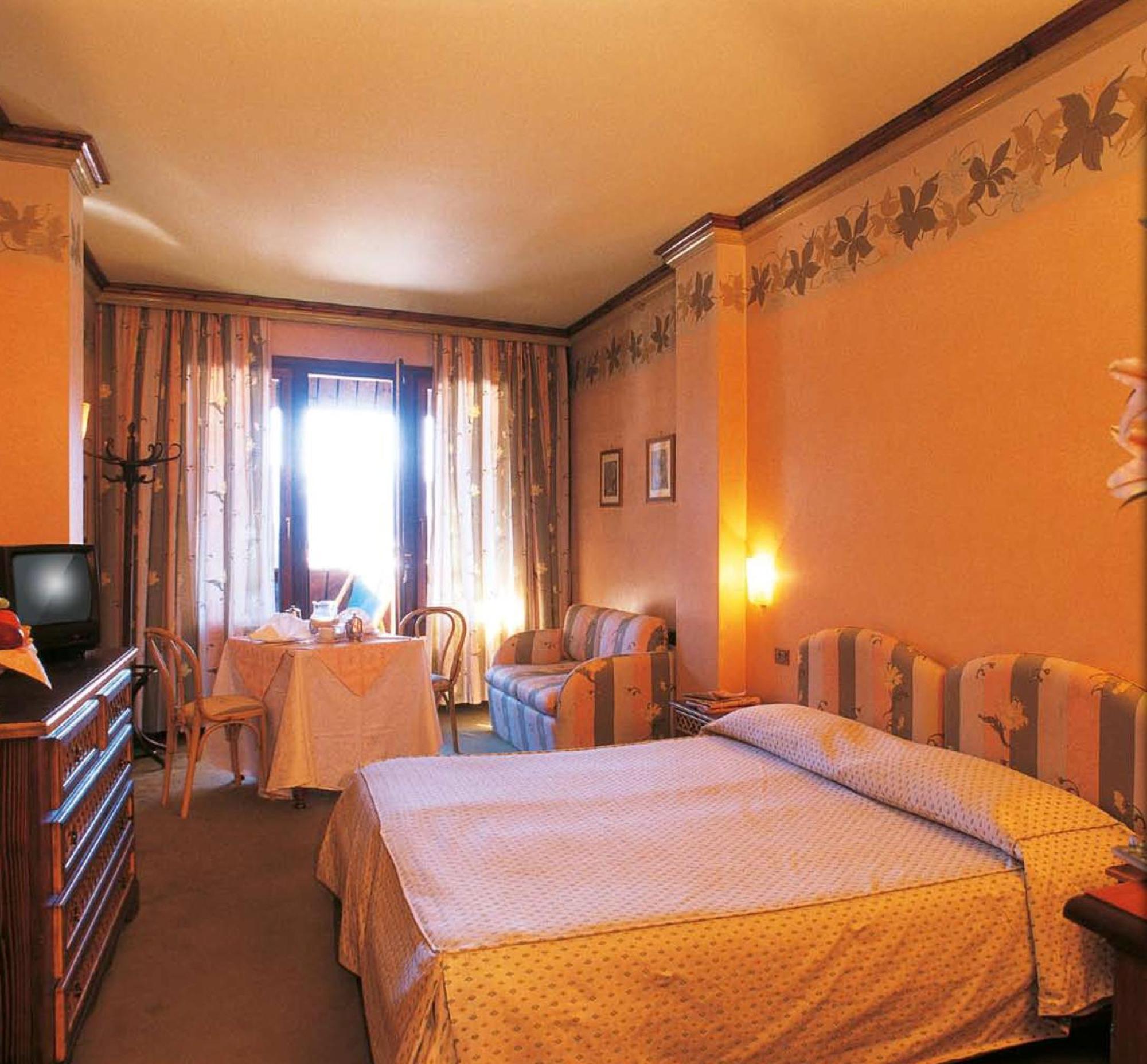 Hotel Club Relais Des Alpes مادونا دي كامبيليو الغرفة الصورة