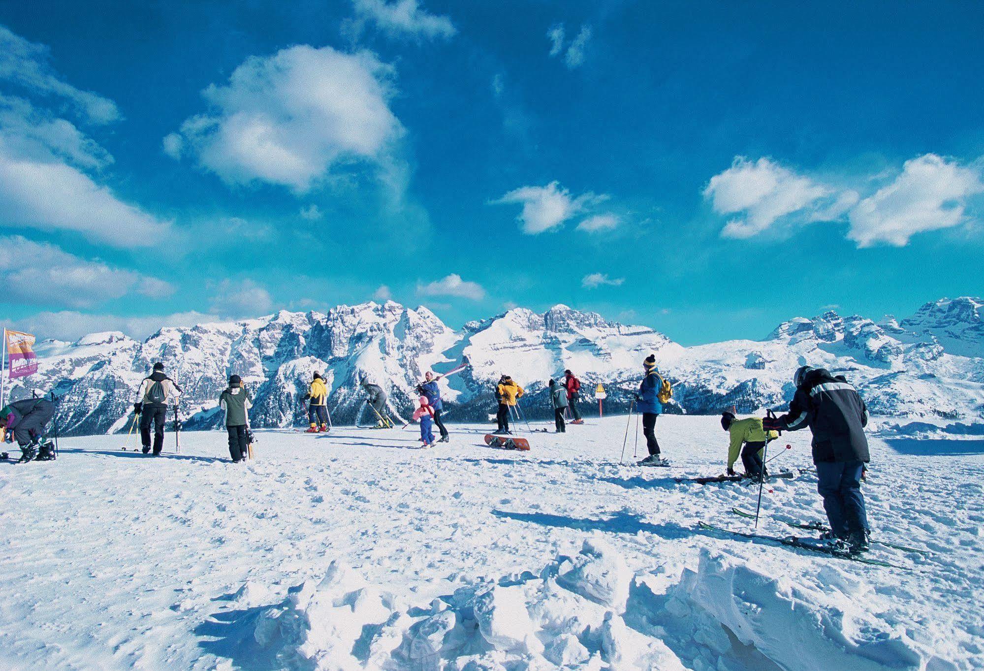 Hotel Club Relais Des Alpes مادونا دي كامبيليو المظهر الخارجي الصورة